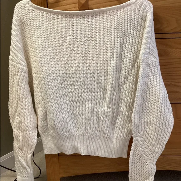 Abercrombie & Fitch sweater (FINALPRICEDROP ) - Picture 3 of 3
